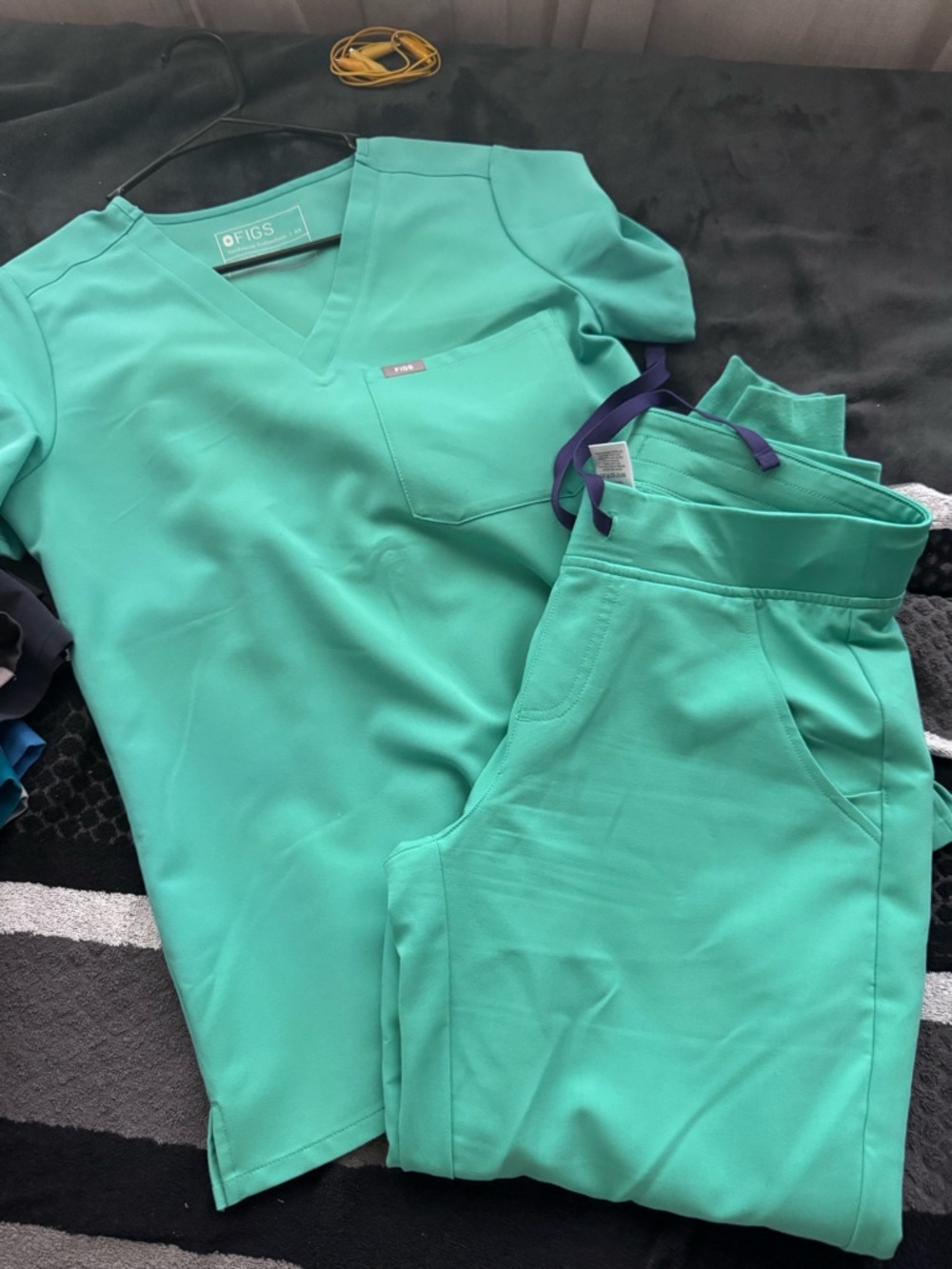 Figs surgical green Scrub Set - Xsmall Catarina & small Zamora